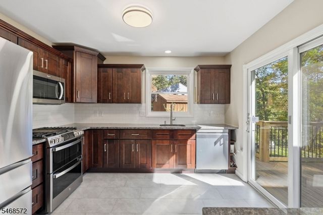 64 Truman Blvd, Oakland Boro, NJ 07436
