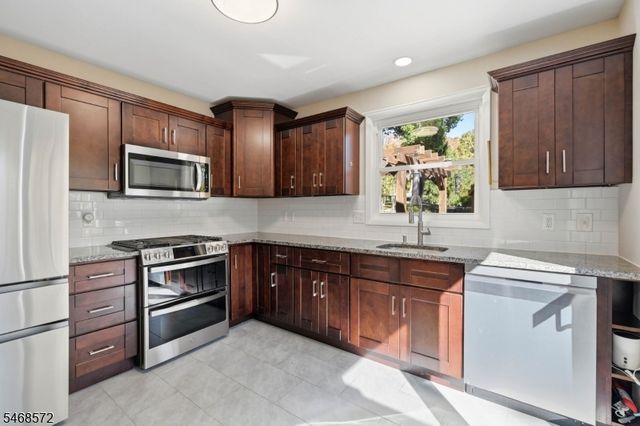 64 Truman Blvd, Oakland Boro, NJ 07436