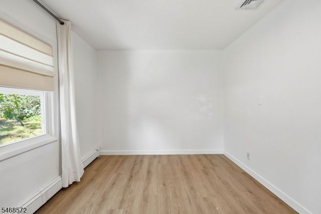 64 Truman Blvd, Oakland Boro, NJ 07436