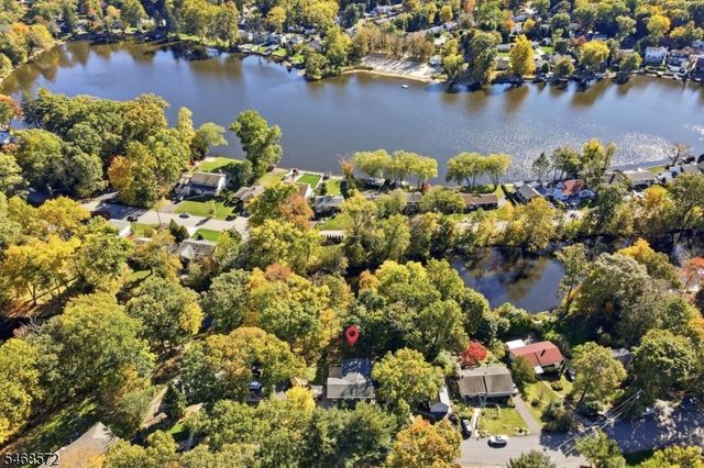 64 Truman Blvd, Oakland Boro, NJ 07436