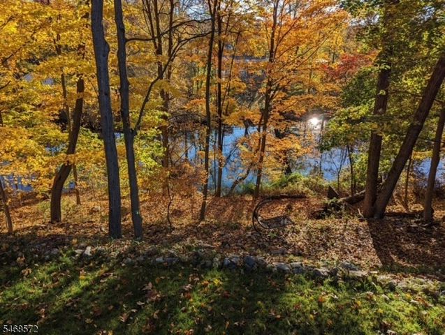 64 Truman Blvd, Oakland Boro, NJ 07436