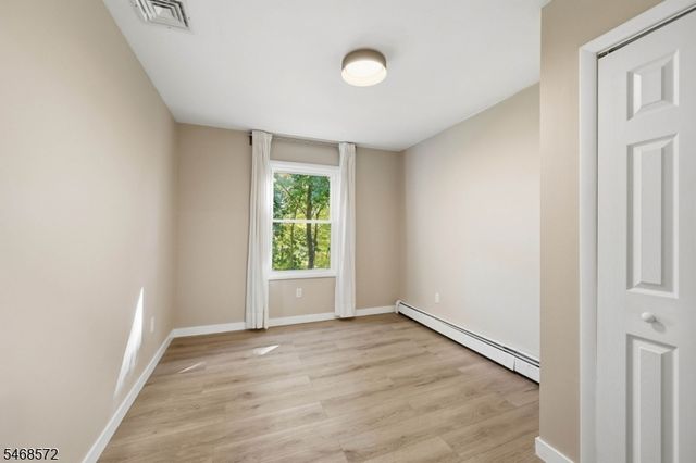 64 Truman Blvd, Oakland Boro, NJ 07436