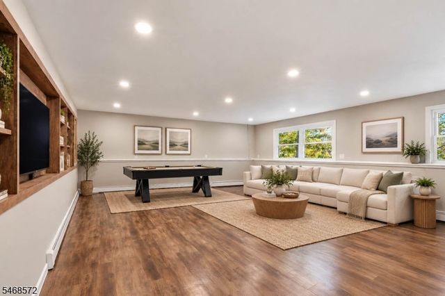 64 Truman Blvd, Oakland Boro, NJ 07436