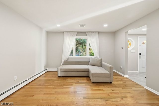 64 Truman Blvd, Oakland Boro, NJ 07436