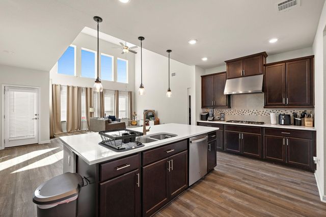 604 Spindrift LN, Leander, TX 78641