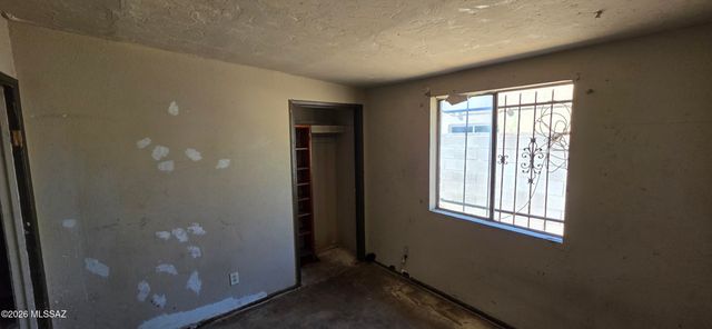 1219 W Ontario Street, Tucson, AZ 85745