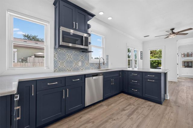 2326 4TH AVENUE N, St Petersburg, FL 33713