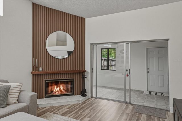 8601 COTTONWAY LANE, Tampa, FL 33635