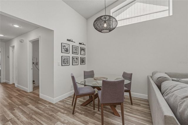 8601 COTTONWAY LANE, Tampa, FL 33635