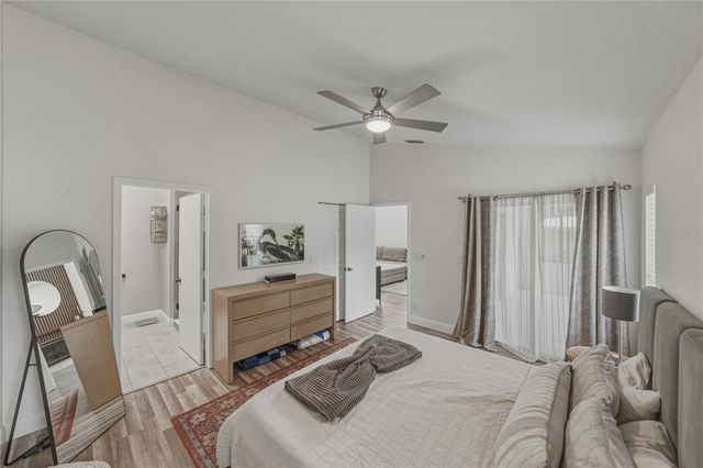 8601 COTTONWAY LANE, Tampa, FL 33635