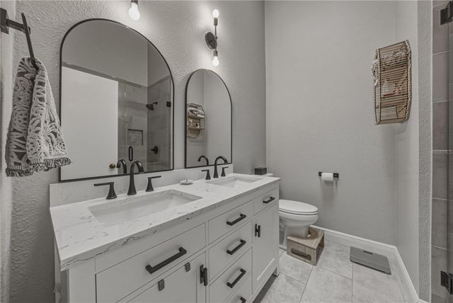 8601 COTTONWAY LANE, Tampa, FL 33635