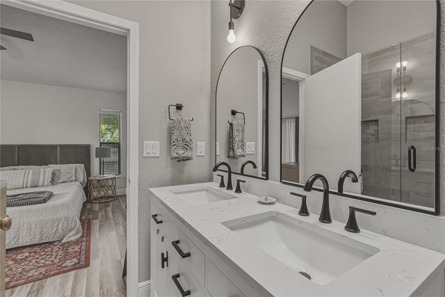 8601 COTTONWAY LANE, Tampa, FL 33635