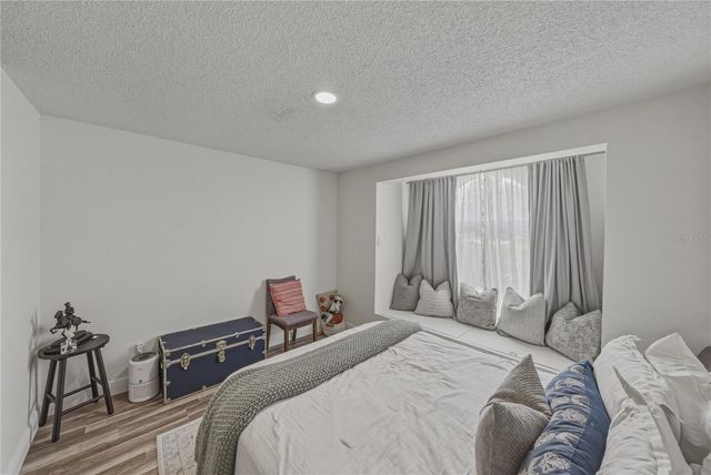 8601 COTTONWAY LANE, Tampa, FL 33635