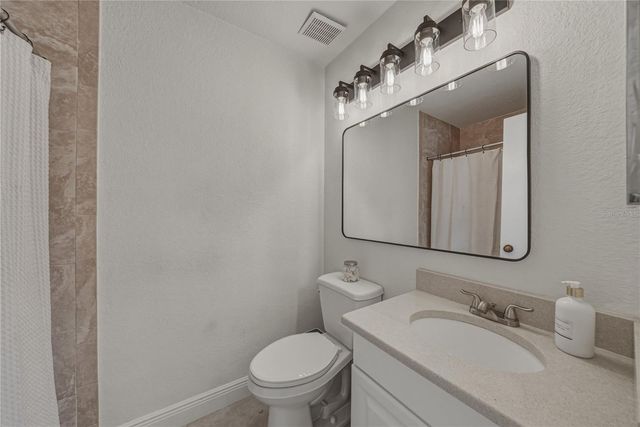 8601 COTTONWAY LANE, Tampa, FL 33635