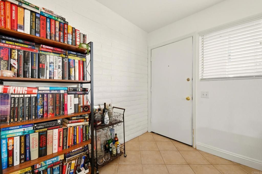 Image 17 of property listing at 5931 Howell Drive 7, La Mesa, CA 91942