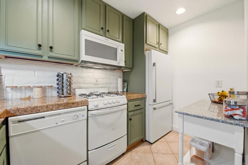 Image 2 of property listing at 5931 Howell Drive 7, La Mesa, CA 91942