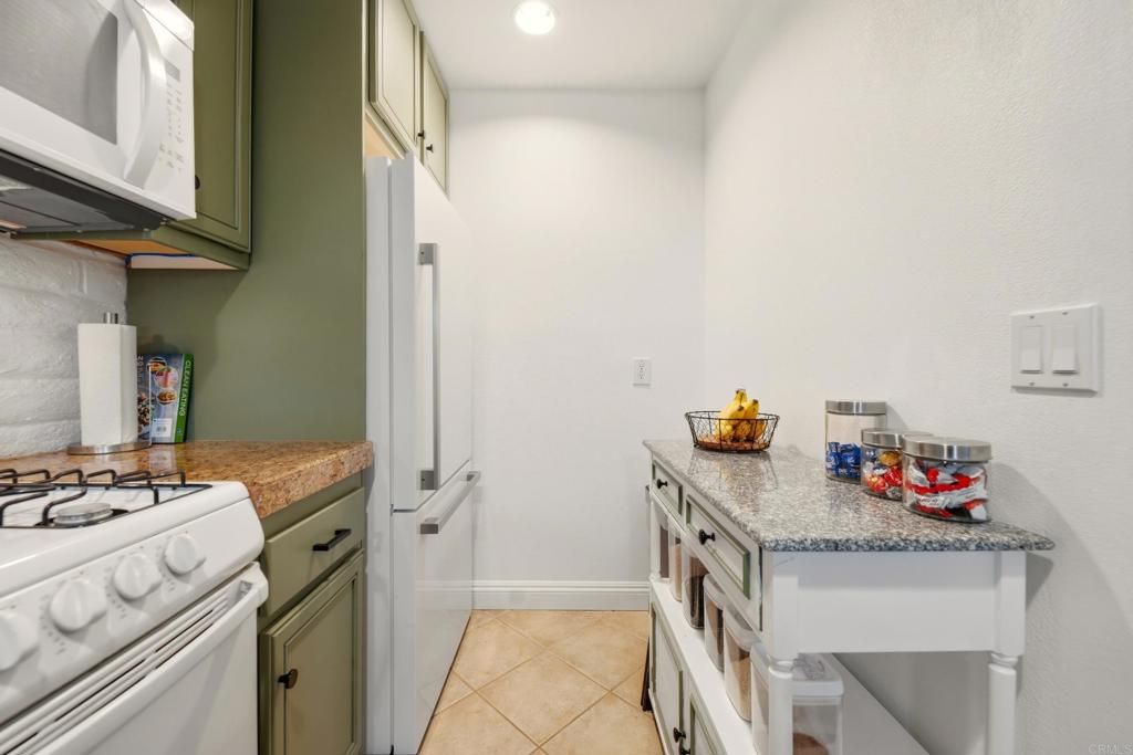 Image 3 of property listing at 5931 Howell Drive 7, La Mesa, CA 91942