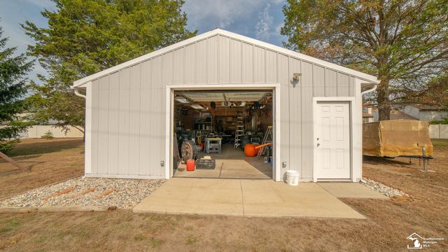24834 West Road, Brownstown Twp, MI 48134