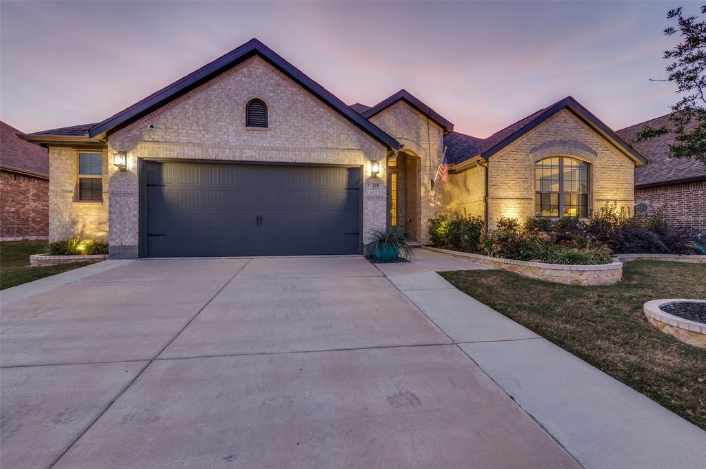 425 Acadia Lane, Forney, TX 75126