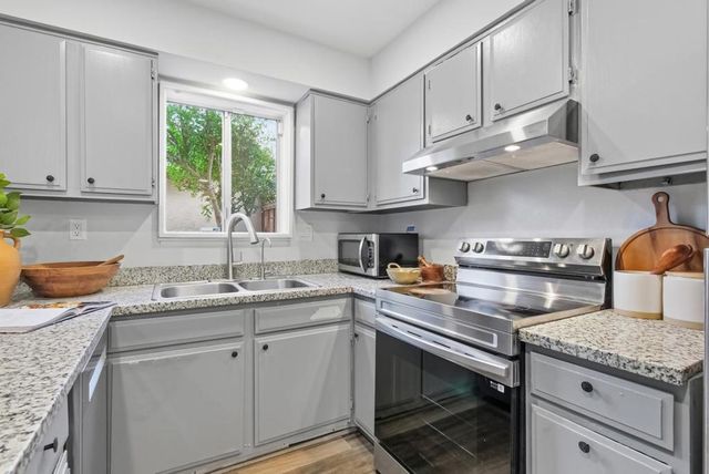 3556 Squirecreek Circle, San Jose, CA 95121