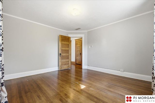3712 Hawthorne Avenue, Omaha, NE 68131