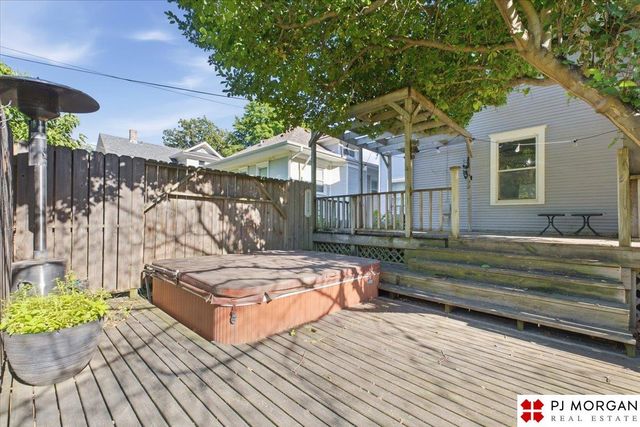 3712 Hawthorne Avenue, Omaha, NE 68131