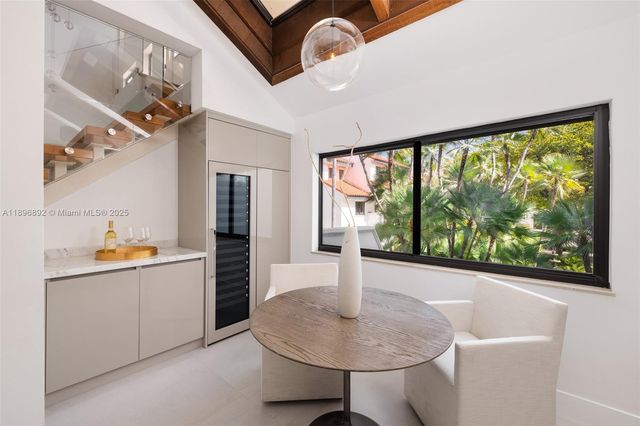 2000 S Bayshore Dr 4, Coconut Grove, FL 33133