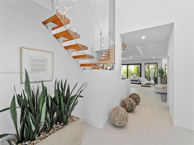 2000 S Bayshore Dr 4, Coconut Grove, FL 33133