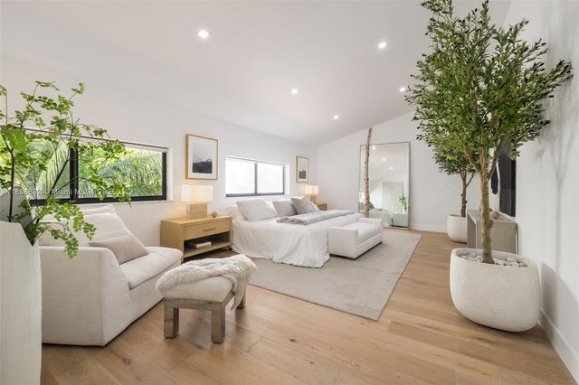 2000 S Bayshore Dr 4, Coconut Grove, FL 33133