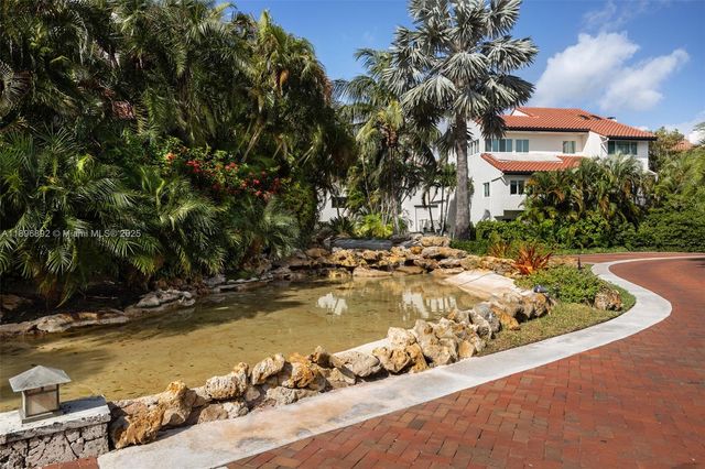 2000 S Bayshore Dr 4, Coconut Grove, FL 33133