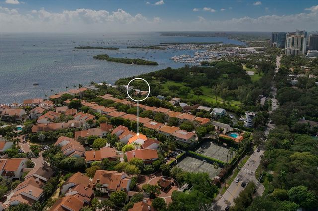 2000 S Bayshore Dr 4, Coconut Grove, FL 33133