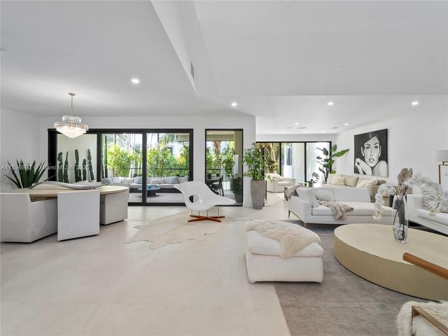 2000 S Bayshore Dr 4, Coconut Grove, FL 33133