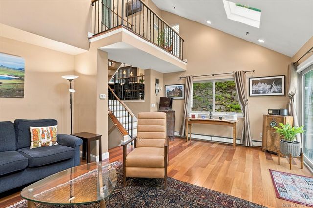 601 Hunters Run, Dobbs Ferry, NY 10522