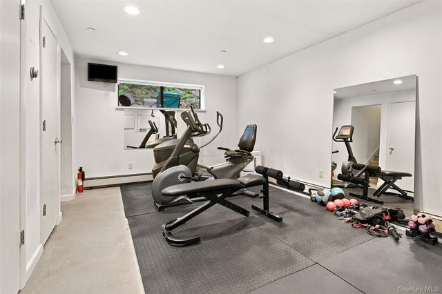 601 Hunters Run, Dobbs Ferry, NY 10522