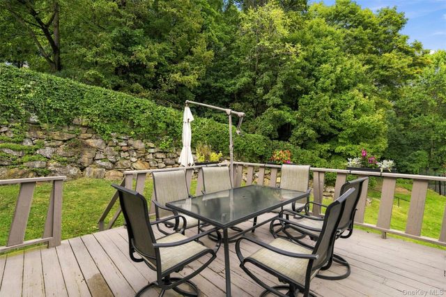 601 Hunters Run, Dobbs Ferry, NY 10522