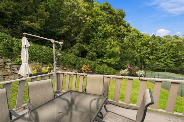 601 Hunters Run, Dobbs Ferry, NY 10522