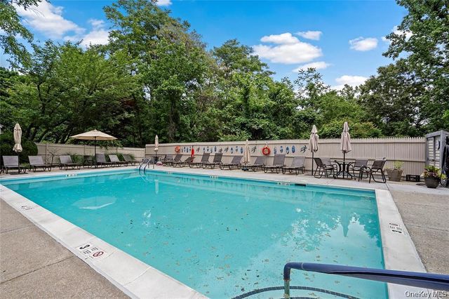 601 Hunters Run, Dobbs Ferry, NY 10522