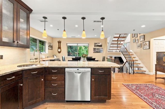 601 Hunters Run, Dobbs Ferry, NY 10522