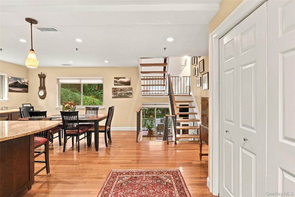 601 Hunters Run, Dobbs Ferry, NY 10522 — photo 3