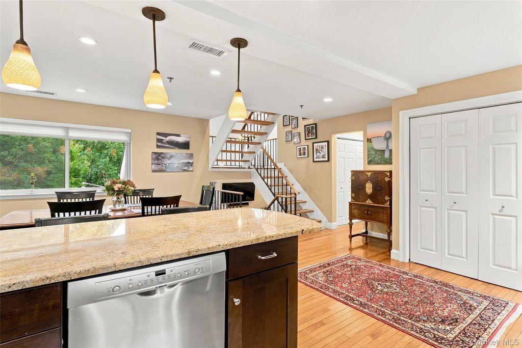 601 Hunters Run, Dobbs Ferry, NY 10522 — photo 5
