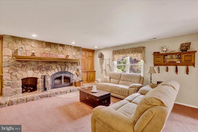 1825 BADGER RD, Bensalem, PA 19020