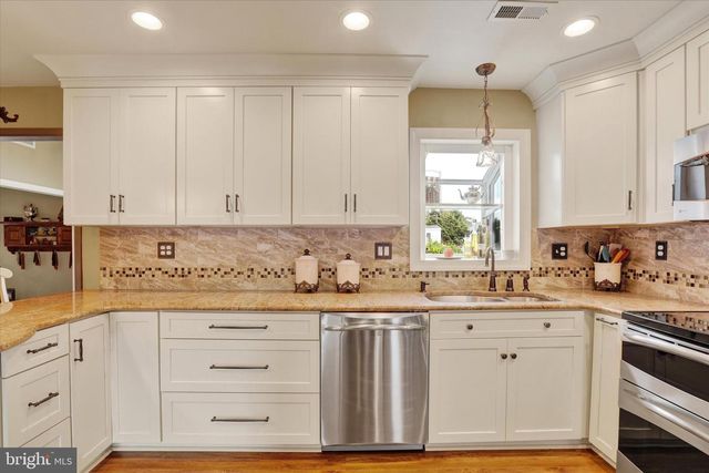 1825 BADGER RD, Bensalem, PA 19020