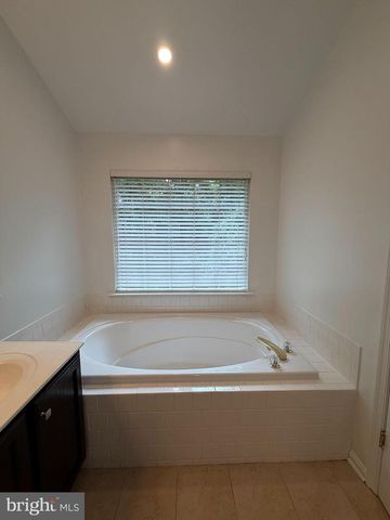 12109 SUTTON LN, Bowie, MD 20720