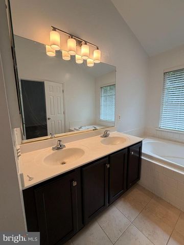 12109 SUTTON LN, Bowie, MD 20720
