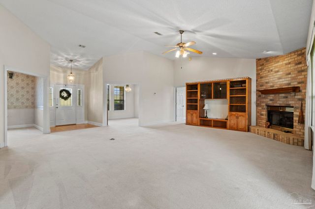 2075 Ceylon Rd, Pensacola, FL 32526