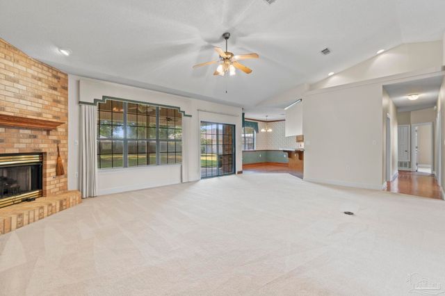 2075 Ceylon Rd, Pensacola, FL 32526