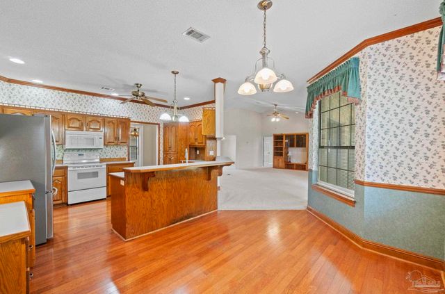 2075 Ceylon Rd, Pensacola, FL 32526