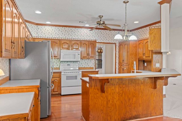 2075 Ceylon Rd, Pensacola, FL 32526