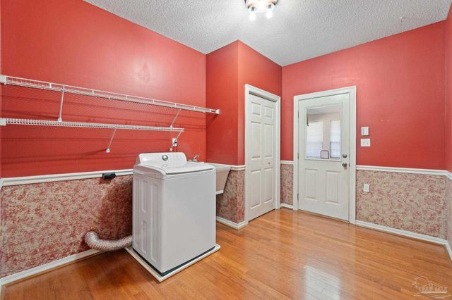 2075 Ceylon Rd, Pensacola, FL 32526