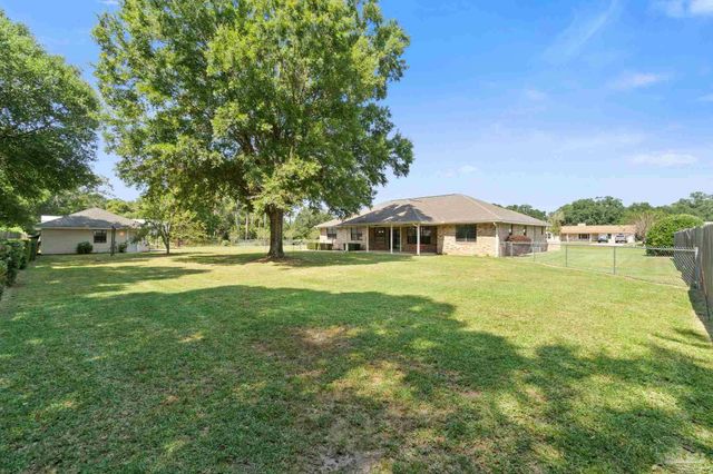 2075 Ceylon Rd, Pensacola, FL 32526